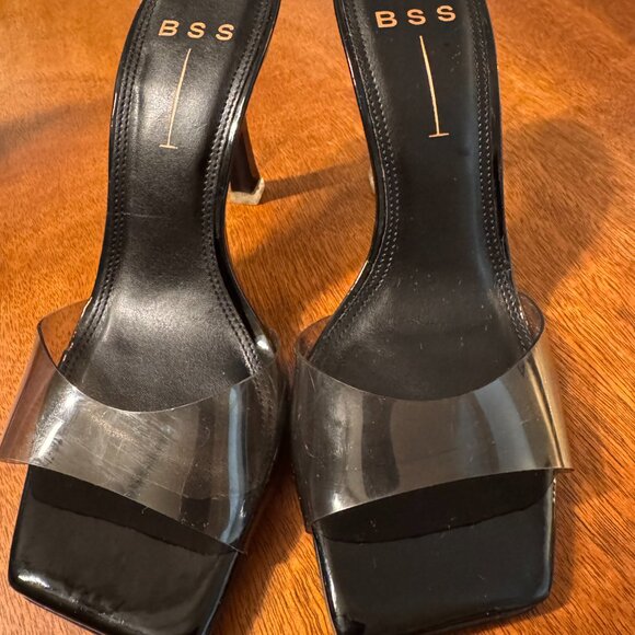 Black Suede Studio Pump in PVC/Patent leather lining, sz 35.5 - Picture 2 of 5